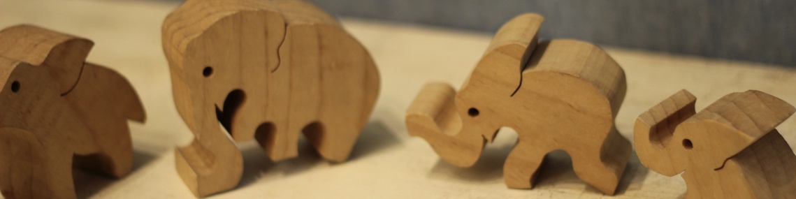 下北沢美容室Rodina  キッズスペースの象の積み木のおもちゃ